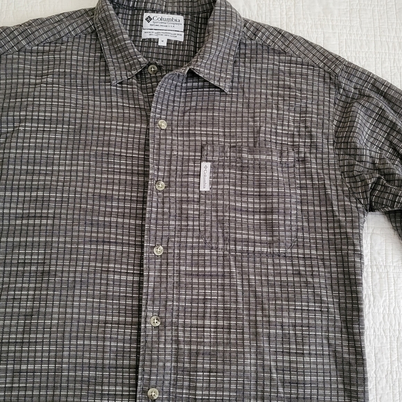 Columbia Men's Medium S/S Shirt EUC - Picture 2 of 5